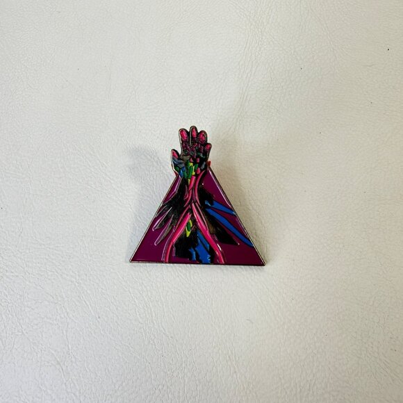 GenCon 2019 Pin Bazaar Enamel Pin With Vibrant Sci-Fi Design & Rubber Backing - Picture 2 of 7